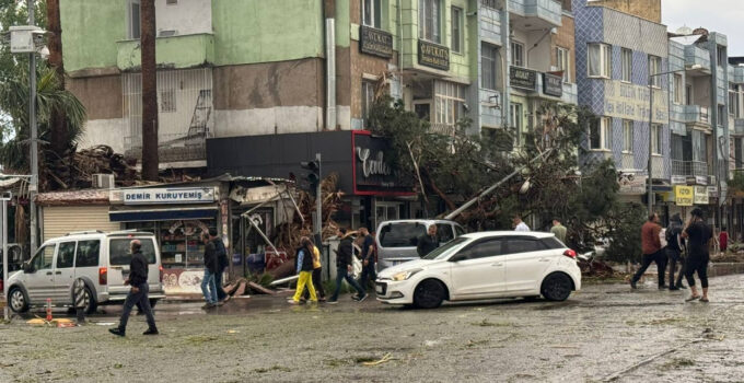 Şanlıurfa’da sağanak ve dolu: 12 yaralı