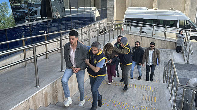 Zonguldak’ta milyonluk vurgun! Cumhuriyet savcısı, dekonttaki detayı fark edip talimatı verdi: 2 şüpheli yakalandı