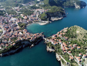 6 bin nüfuslu turistik ilçeye 9 günlük tatilde 182 bin kişi geldi