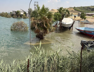 Adıyaman’da baraj taştı: İş yerleri ve yürüyüş yolları su altında kaldı! Vatandaşlara uyarı