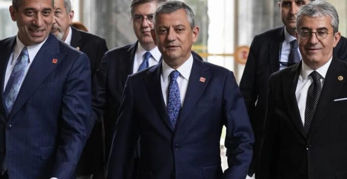 Ali Mahir Başarır ve Gökhan Günaydın’ın CHP Grup Başkanvekillikleri düştü