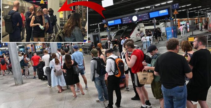 Almanya’da telsiz arızası nedeniyle ülke genelinde tren seferleri durduruldu