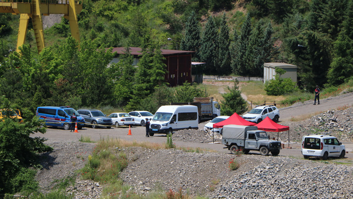 Bolu’da maden ocağında göçükte mahsur kalan işçiye ulaşma çalışmaları 3. gününde