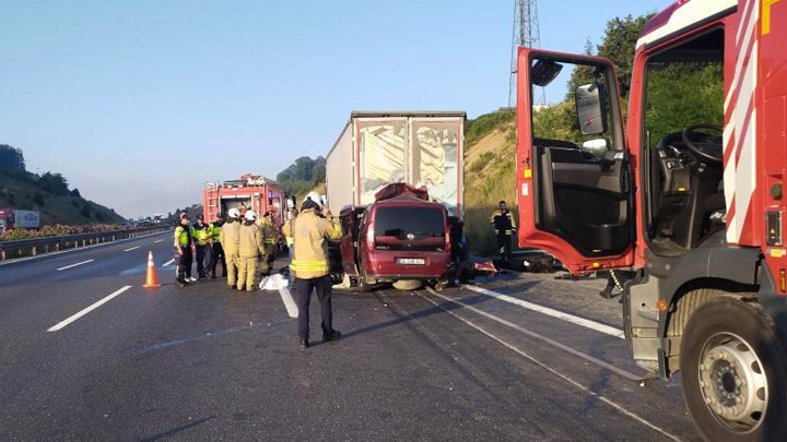 Çekmeköy’de feci kaza: 1’i bebek 3 kişi hayatını kaybetti
