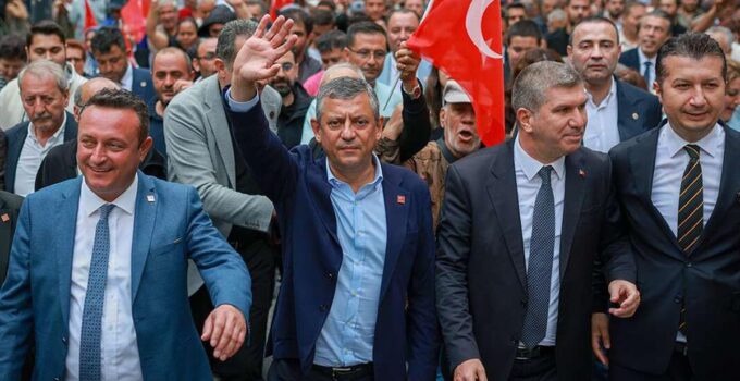 Kulisler yangın yeri! İşte Özgür Özel’in kuracağı yeni partinin adı