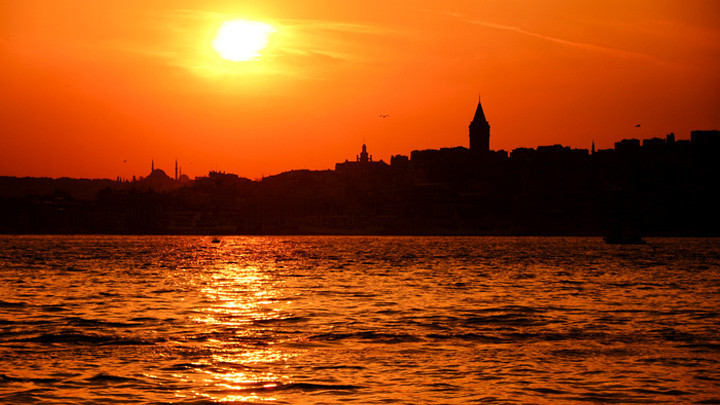 Meteoroloji’den sıcak hava ve kuvvetli rüzgar uyarısı | Bu üç güne dikkat! Türkiye kavrulacak