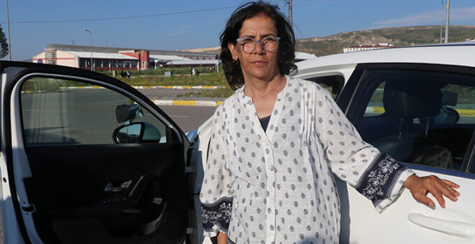 Onu azmettiren sebep duyanları duygulandırdı | 56 yaşında ehliyet aldı, dans ederek kutladı