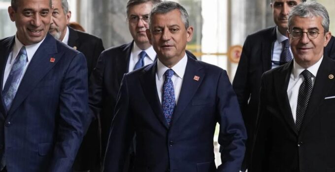 Özel’den kurultay hamlesi! Delege imzaları yarın genel merkeze teslim edilecek