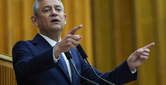 Özgür Özel’den iddialı çıkış: Yeni parti kurarsak AK Parti’nin 4 puan önündeyiz