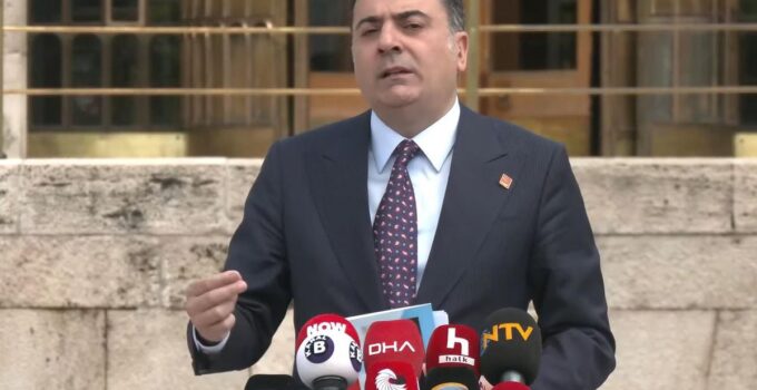 Özgür Özel’in sözcüsünden tarihi çağrı: Bu saatten sonra kurultayın toplanmaması suçtur