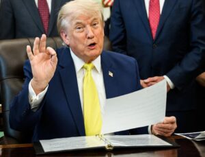 Trump, İran’a yine rest çekti: Anlaşmaya uymazlarsa yapmam gerekeni yaparım