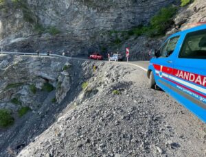 Antalya’da korkunç kaza: Uçuruma yuvarlanan otomobildeki 5 kişi can verdi