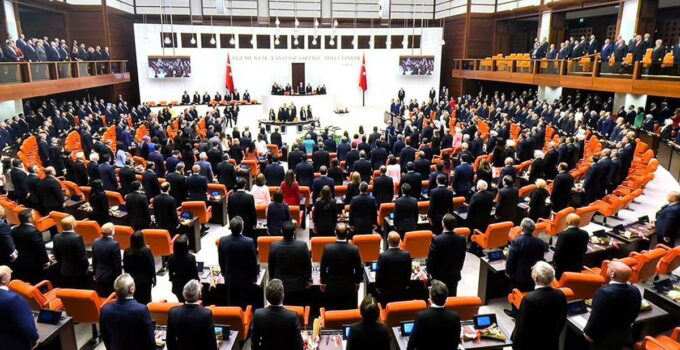 CHP’de büyük çöküş! Meclis’teki parti sıralaması değişti