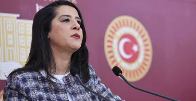 EMEP’li Karaca, KYK yurdundaki barınma ve hijyen sorunlarını Meclis gündemine taşıdı
