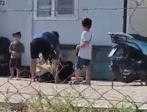 Hatay’da dehşet görüntü! Çocuklarının gözü önünde karısına bıçakla saldırdı