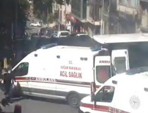 İETT otobüsü ambulansa çarptı: 5 yaralı