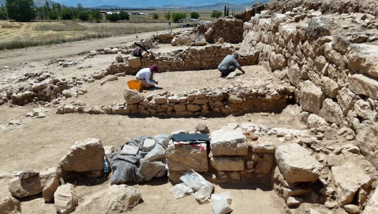 Isparta’da 1500 yıllık demirci atölyesi bulundu