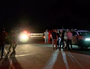 Jandarma kıyafeti giyip durdurdukları araçtaki 13 kilo altını gasbettiler