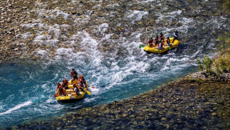 Manavgat’ta debisi yükselen Köprüçay rafting tutkunlarını ağırlıyor