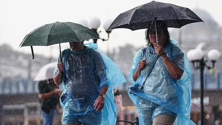 Meteoroloji’den gök gürültülü sağanak uyarısı! İstanbul için tarih verildi