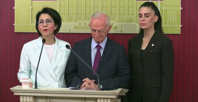 Önder Sav CHP’den istifa etti