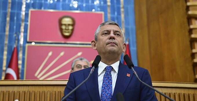 Özel’den son grup toplantısı