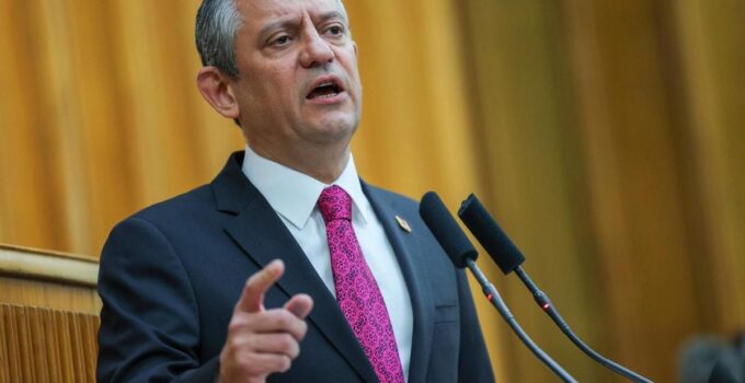 Özel’in sosyal medya hesabında değişiklik! Yeni Parti’nin logosu ilk kez görücüye çıktı