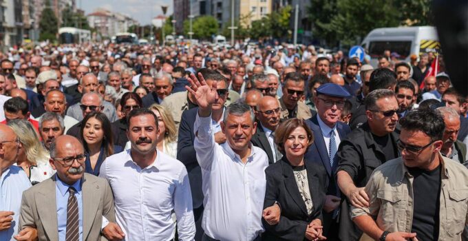 Özgür Özel’den yeni parti açıklaması: Sabrın taştığı yerde yeni partiyi kurarız
