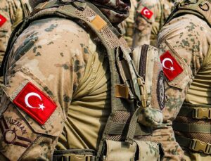 Uzman erbaş kanunu yasalaştı! Sözleşmeli erlere kamuda istihdam imkanı