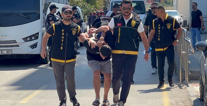 Adana’da bir kadının sokakta tabancayla öldürülmesine ilişkin 13 zanlı tutuklandı