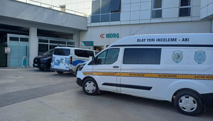 Aksaray’da iki otomobil çarpıştı; anne öldü, baba ile kızı yaralı