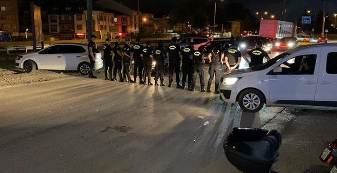 Bursa’da düğünde iki grup arasında bıçaklı müzik kavgası: 3 yaralı