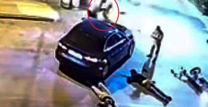 Mersin’de korkunç olay! Motosiklete çarptı, kaputtaki çocuğu indirip yaralıları ezerek kaçtı